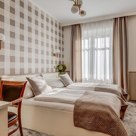 Hotel Golfi Poděbrady Buitenkant foto
