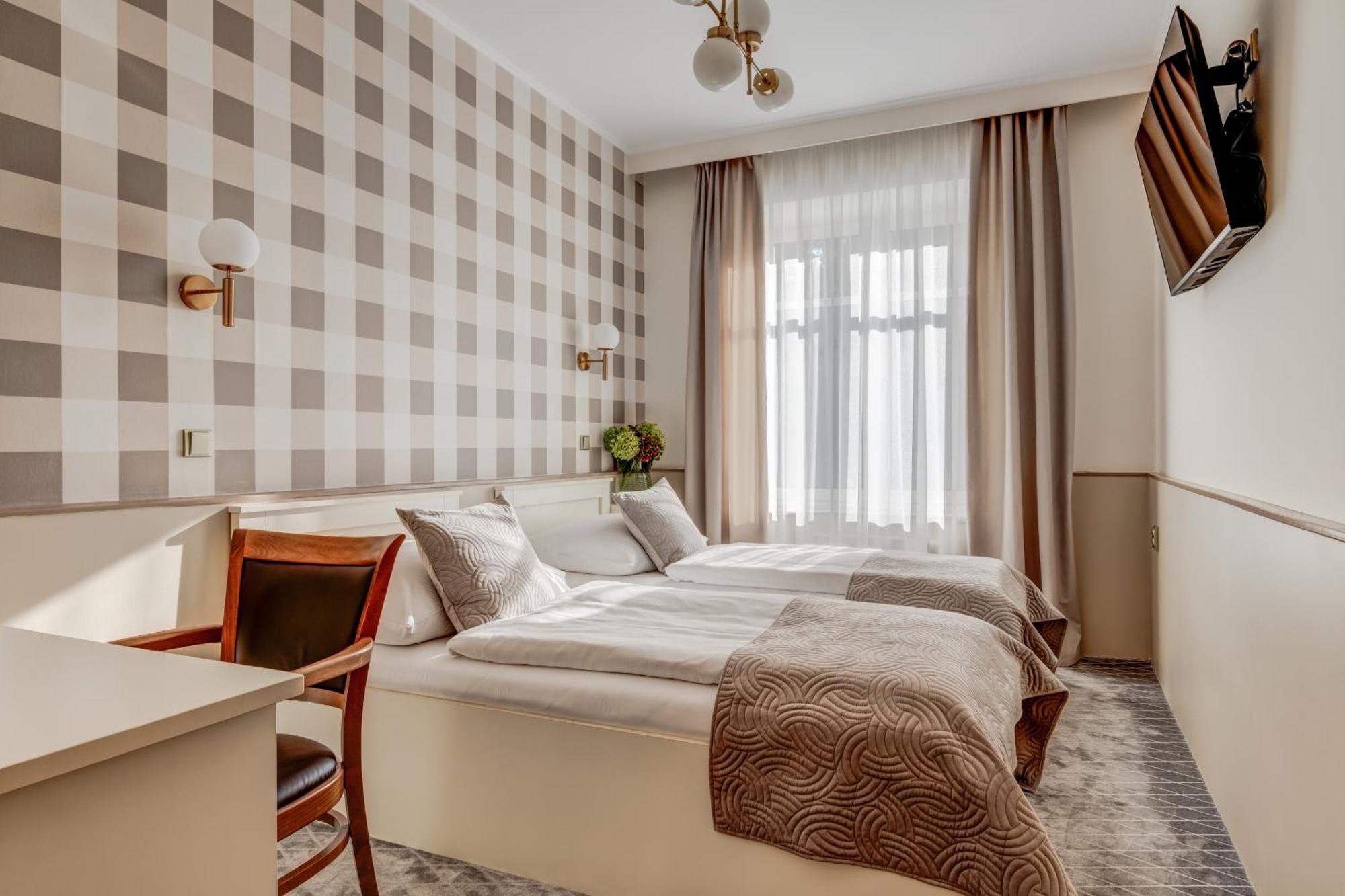 Hotel Golfi Poděbrady Buitenkant foto