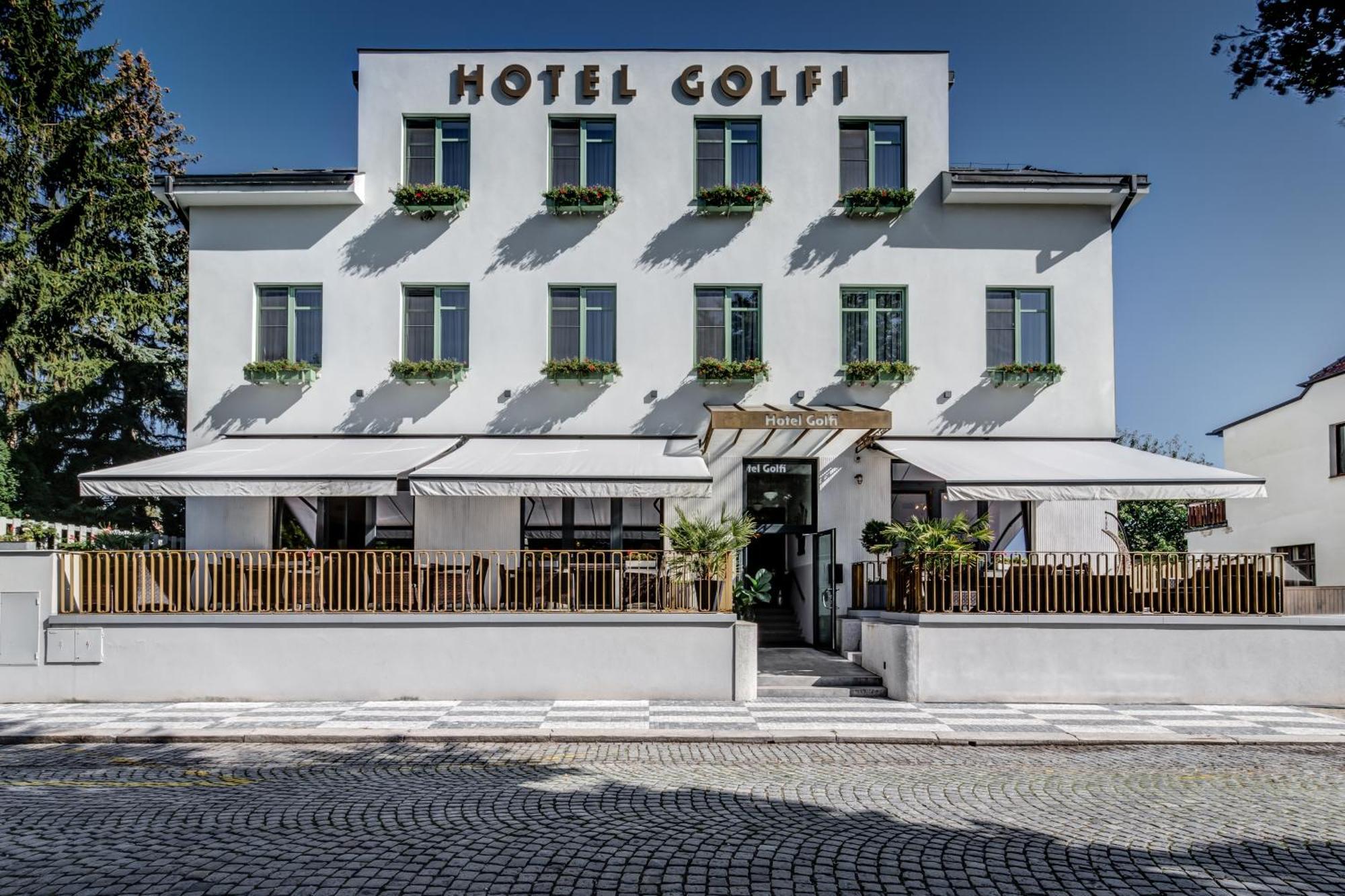 Hotel Golfi Poděbrady Buitenkant foto