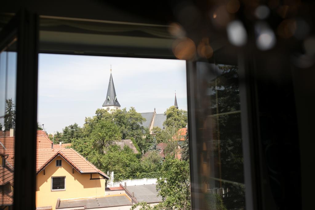 Hotel Golfi Poděbrady Buitenkant foto