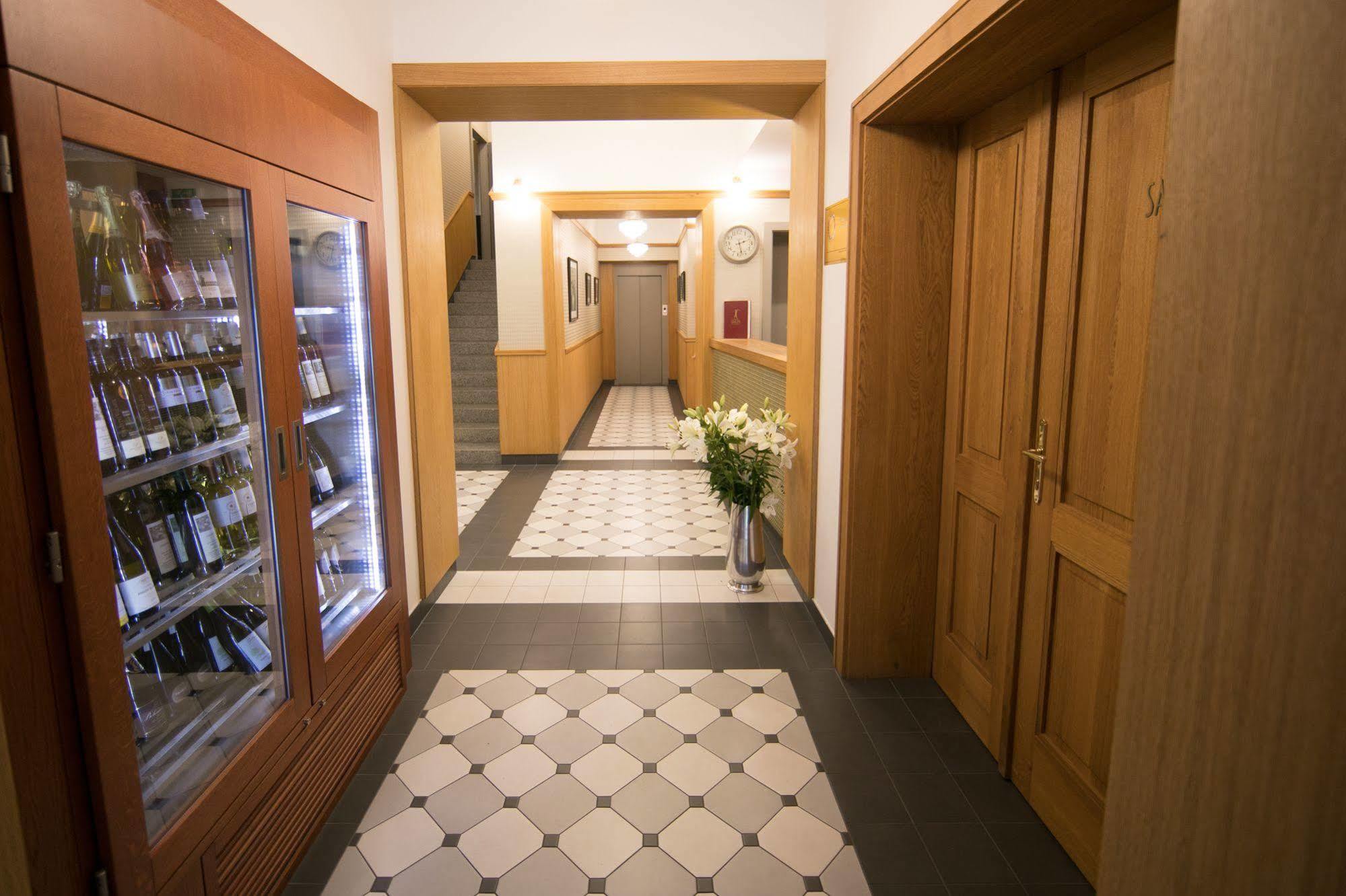 Hotel Golfi Poděbrady Buitenkant foto
